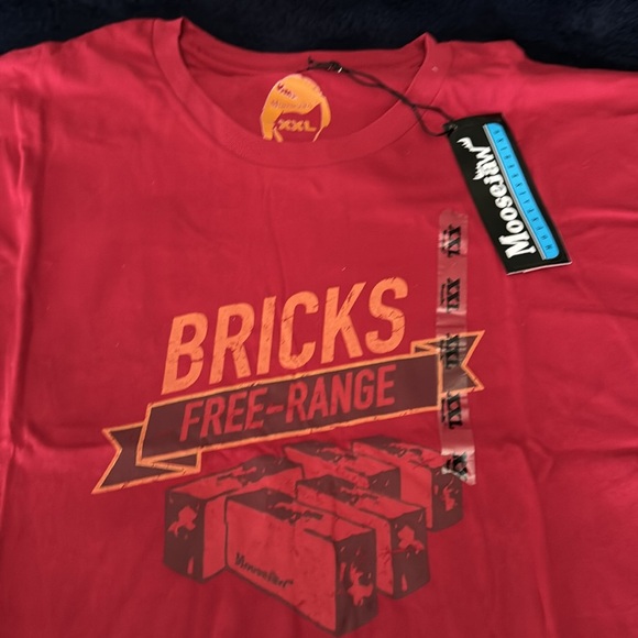 Moosejaw Mountaineering XXL Bricks Free Range T-Shirt XXL.  Brand New.  Maroon. - Picture 2 of 4
